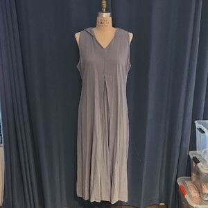 Elegant Gray Sleeveless Dress